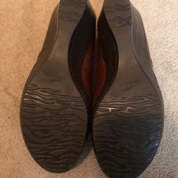 Dansko • Brown Leather Wedges - Picture 3 of 3